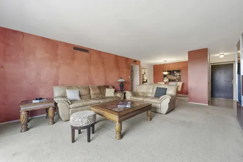 720 Wellington Avenue Elk Grove Village IL 60007
