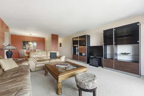 720 Wellington Avenue Elk Grove Village IL 60007