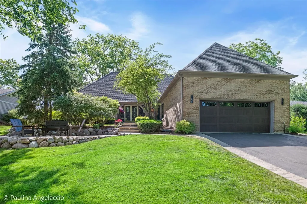 120 Hilltop Avenue Barrington IL 60010
