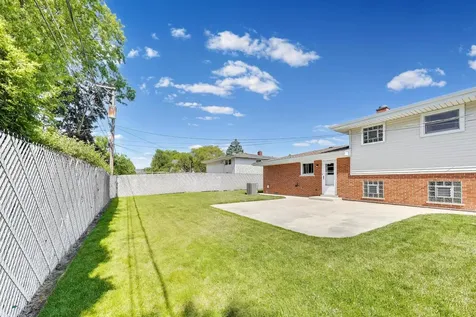 7819 Church Street Morton Grove IL 60053