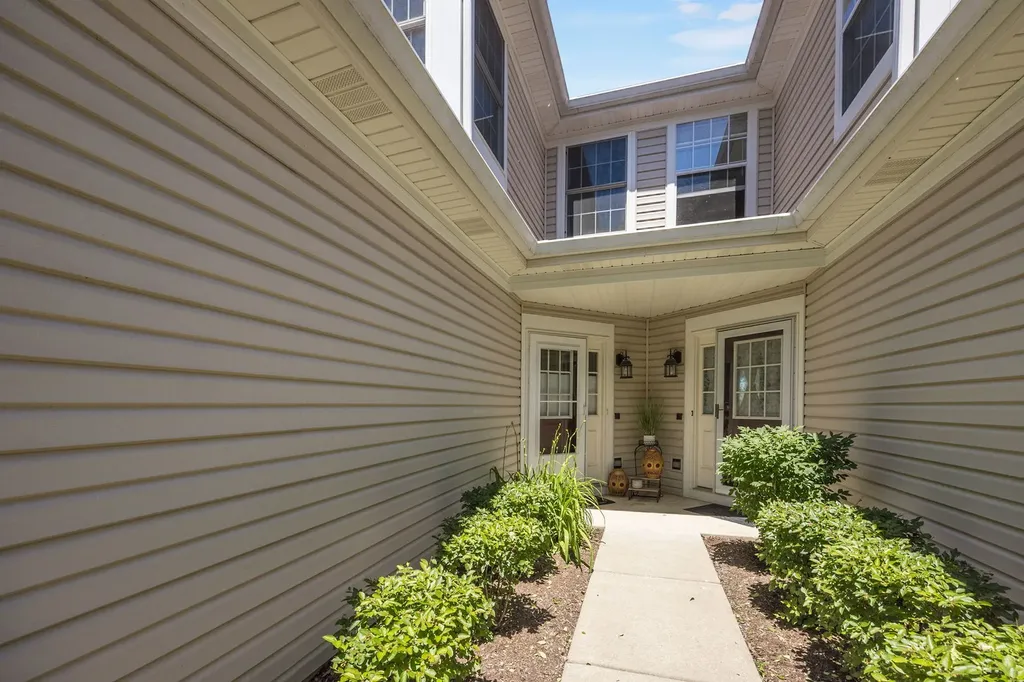 149 Polaris Drive Lake In The Hills IL 60156