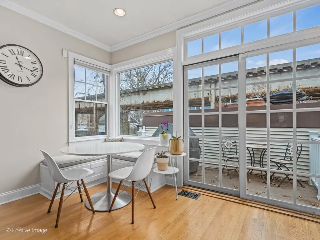2124 West Eastwood Avenue Chicago IL 60625