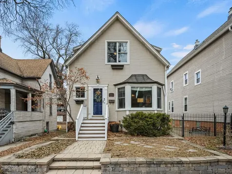 2124 West Eastwood Avenue Chicago IL 60625