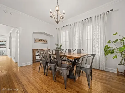 2124 West Eastwood Avenue Chicago IL 60625