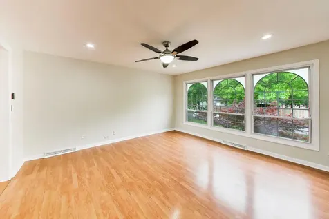 1503 North Park Drive Mount Prospect IL 60056