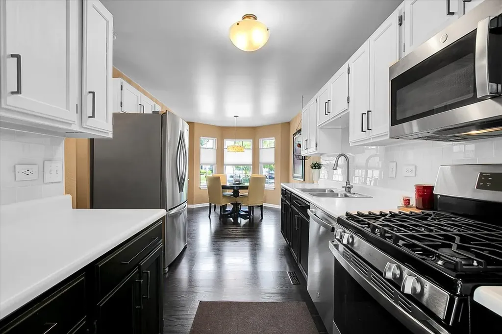 1916 Tamahawk Lane Naperville IL 60564