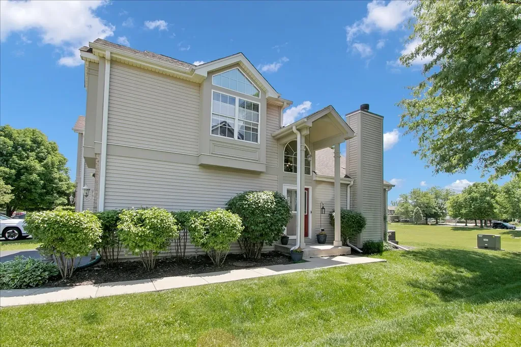 1916 Tamahawk Lane Naperville IL 60564