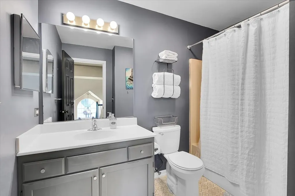 1916 Tamahawk Lane Naperville IL 60564