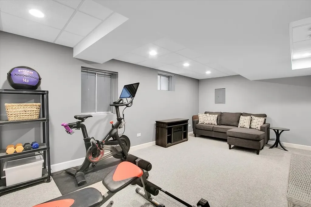 1916 Tamahawk Lane Naperville IL 60564