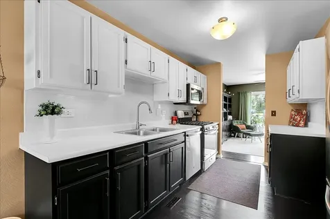 1916 Tamahawk Lane Naperville IL 60564