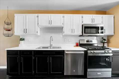 1916 Tamahawk Lane Naperville IL 60564
