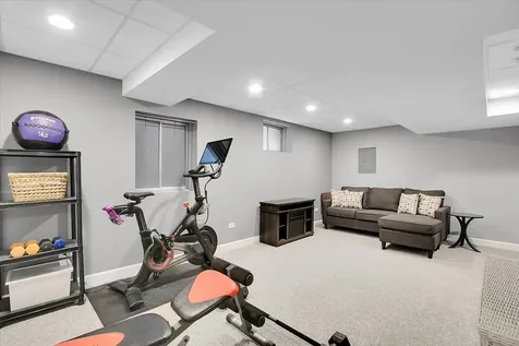 1916 Tamahawk Lane Naperville IL 60564