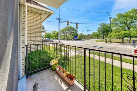 6534 West Montrose Avenue Harwood Heights IL 60706