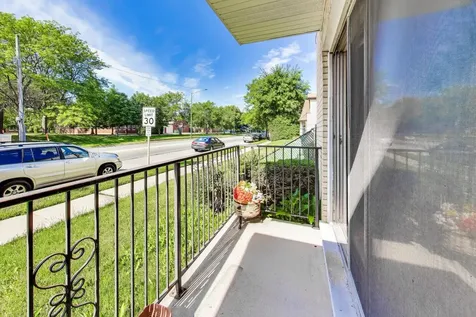 6534 West Montrose Avenue Harwood Heights IL 60706
