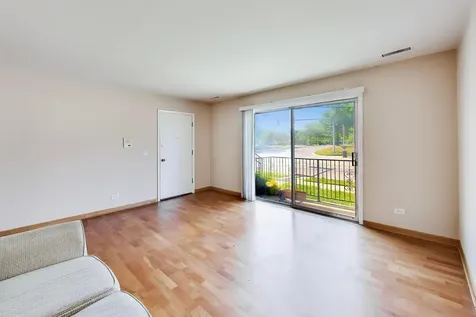 6534 West Montrose Avenue Harwood Heights IL 60706