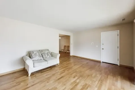 6534 West Montrose Avenue Harwood Heights IL 60706