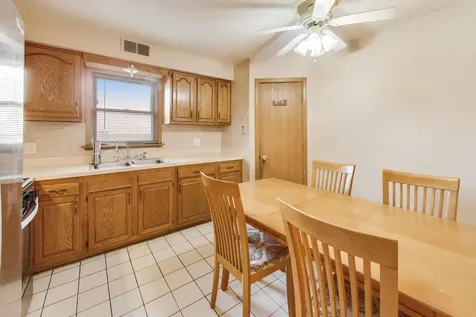6534 West Montrose Avenue Harwood Heights IL 60706