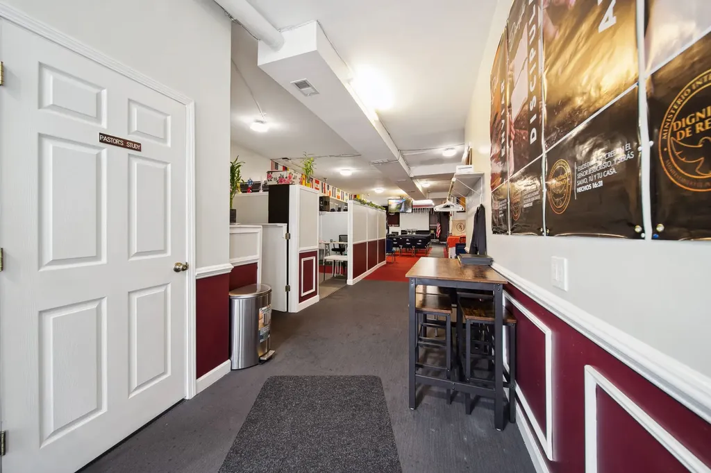 4351 North Western Avenue Chicago IL 60618