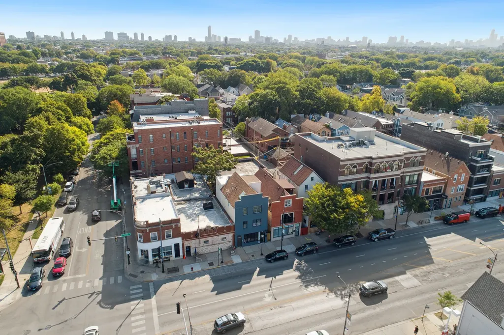4351 North Western Avenue Chicago IL 60618