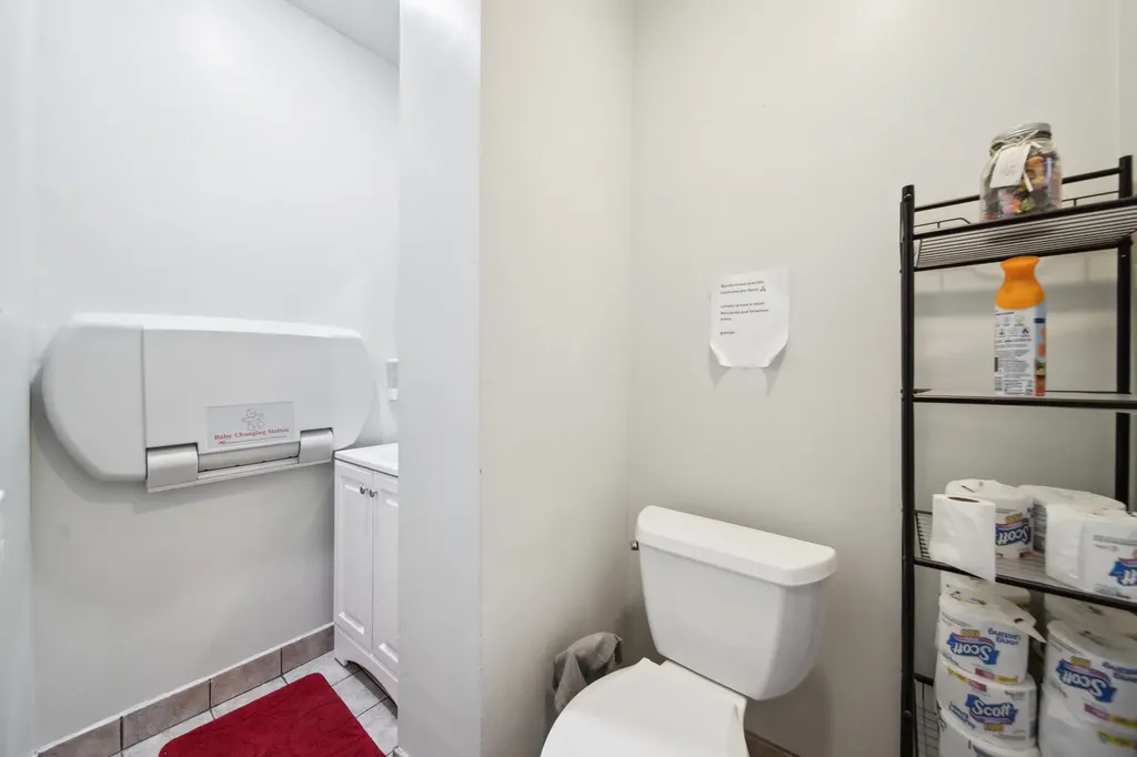 4351 North Western Avenue Chicago IL 60618