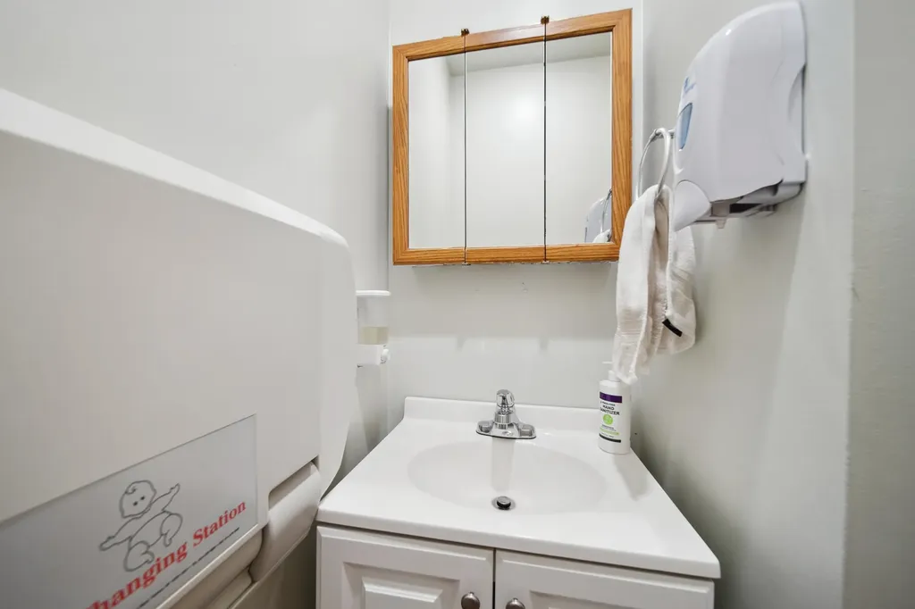 4351 North Western Avenue Chicago IL 60618
