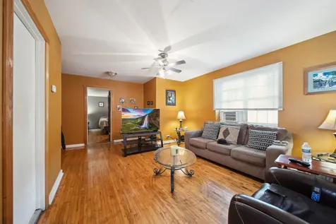 4351 North Western Avenue Chicago IL 60618