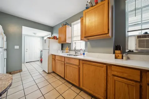 4351 North Western Avenue Chicago IL 60618