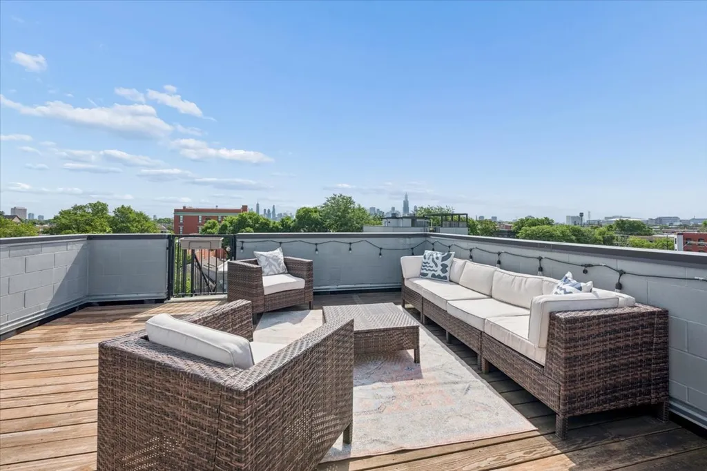 529 North Claremont Avenue Chicago IL 60612