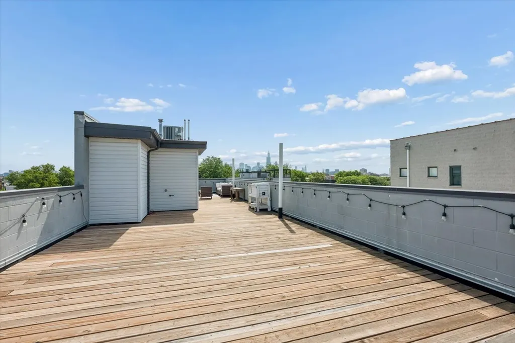 529 North Claremont Avenue Chicago IL 60612