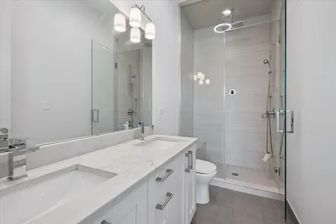 529 North Claremont Avenue Chicago IL 60612