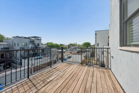 529 North Claremont Avenue Chicago IL 60612