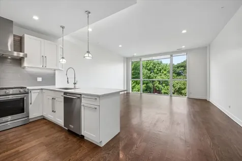 529 North Claremont Avenue Chicago IL 60612