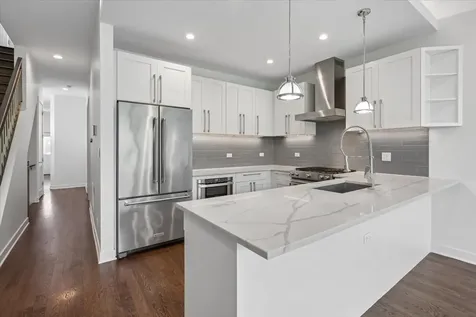 529 North Claremont Avenue Chicago IL 60612