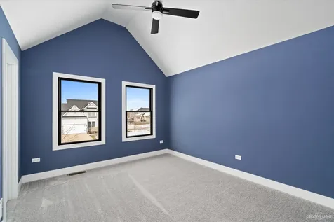 677 Cumberland Lane Oswego IL 60543