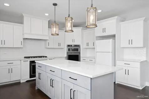 677 Cumberland Lane Oswego IL 60543