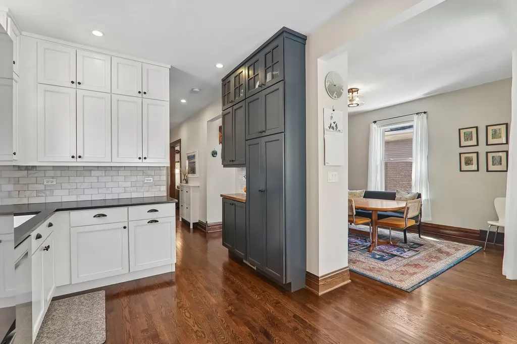 4630 North Kilbourn Avenue Chicago IL 60630