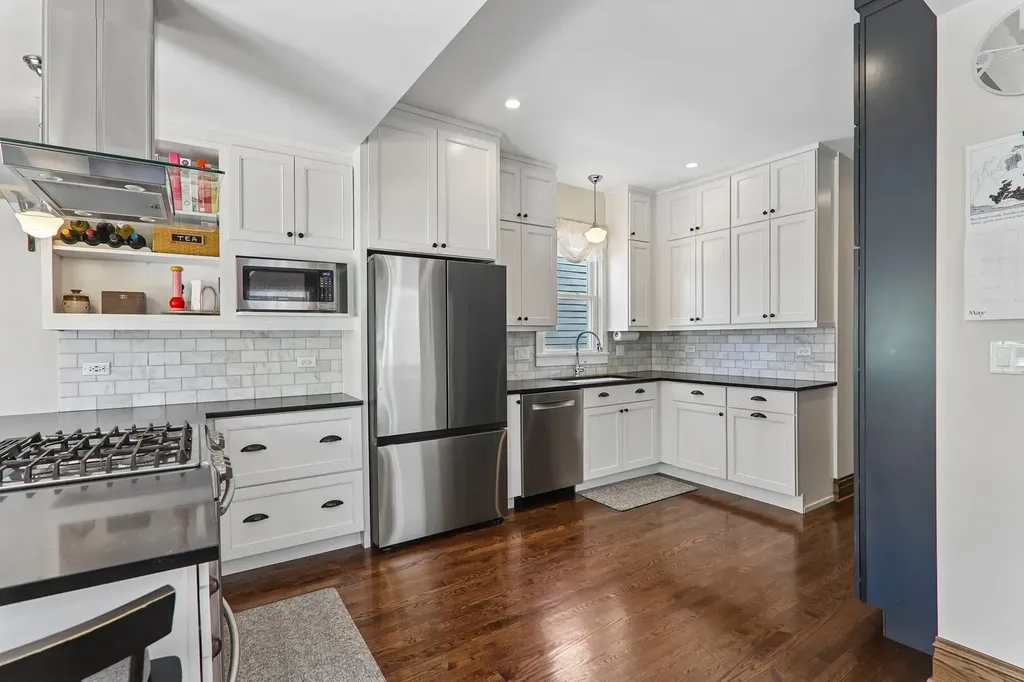4630 North Kilbourn Avenue Chicago IL 60630
