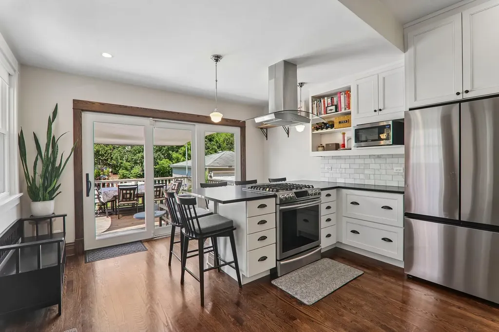 4630 North Kilbourn Avenue Chicago IL 60630