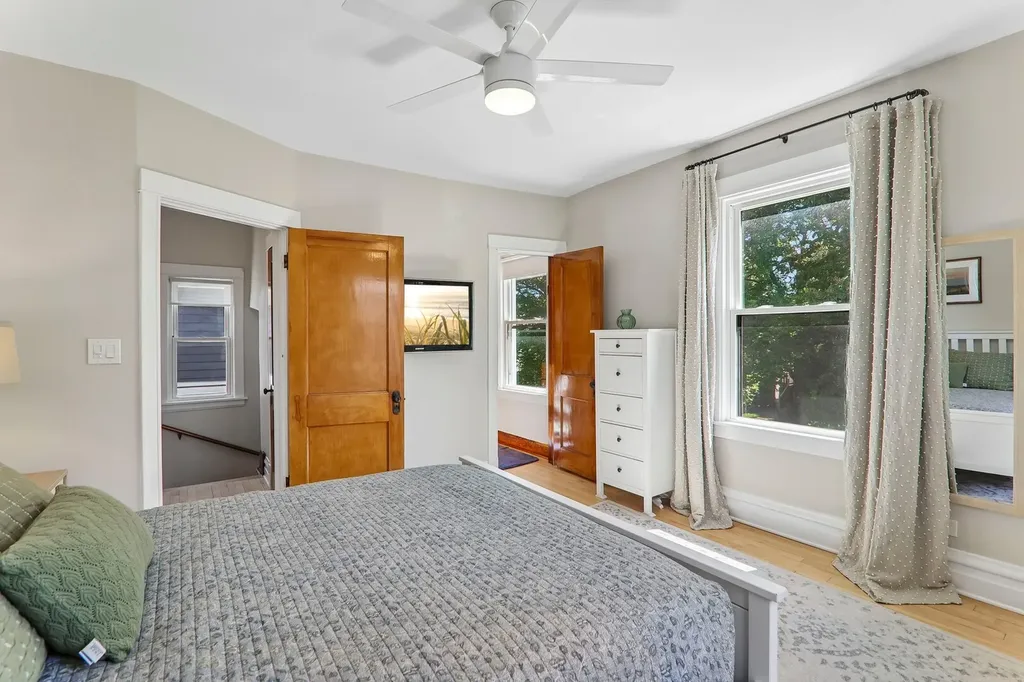4630 North Kilbourn Avenue Chicago IL 60630