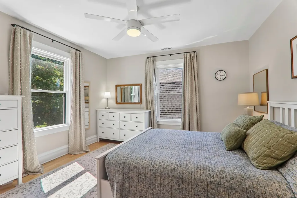 4630 North Kilbourn Avenue Chicago IL 60630
