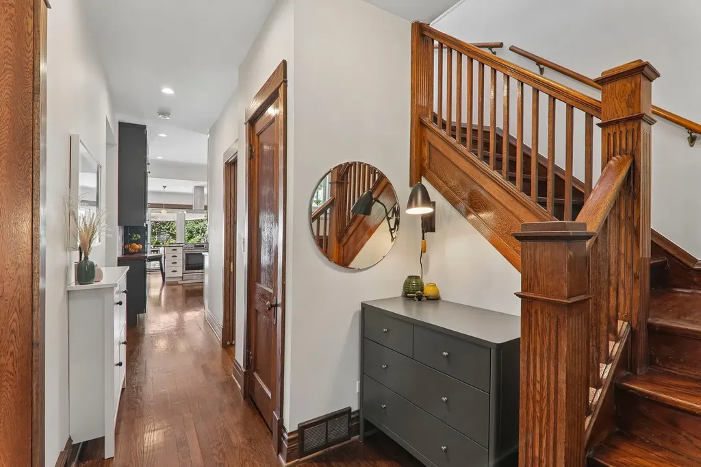 4630 North Kilbourn Avenue Chicago IL 60630