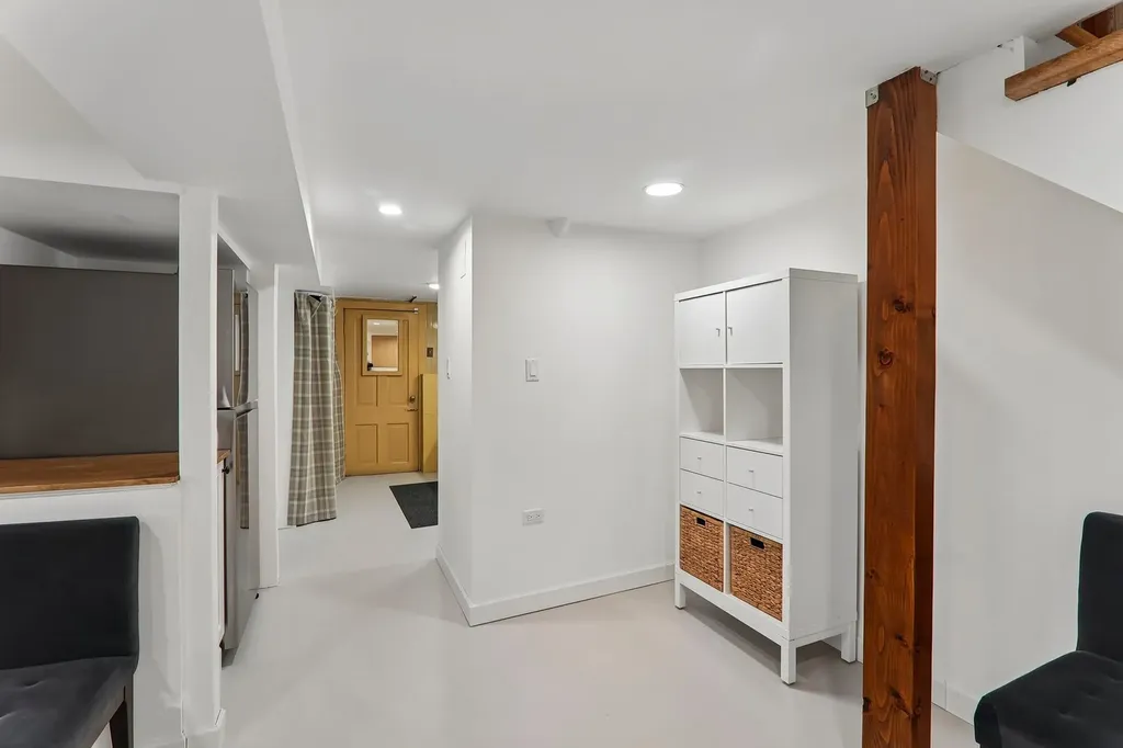 4630 North Kilbourn Avenue Chicago IL 60630