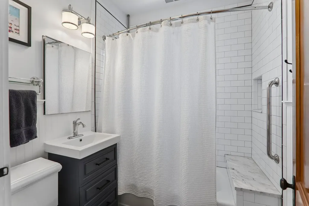 4630 North Kilbourn Avenue Chicago IL 60630