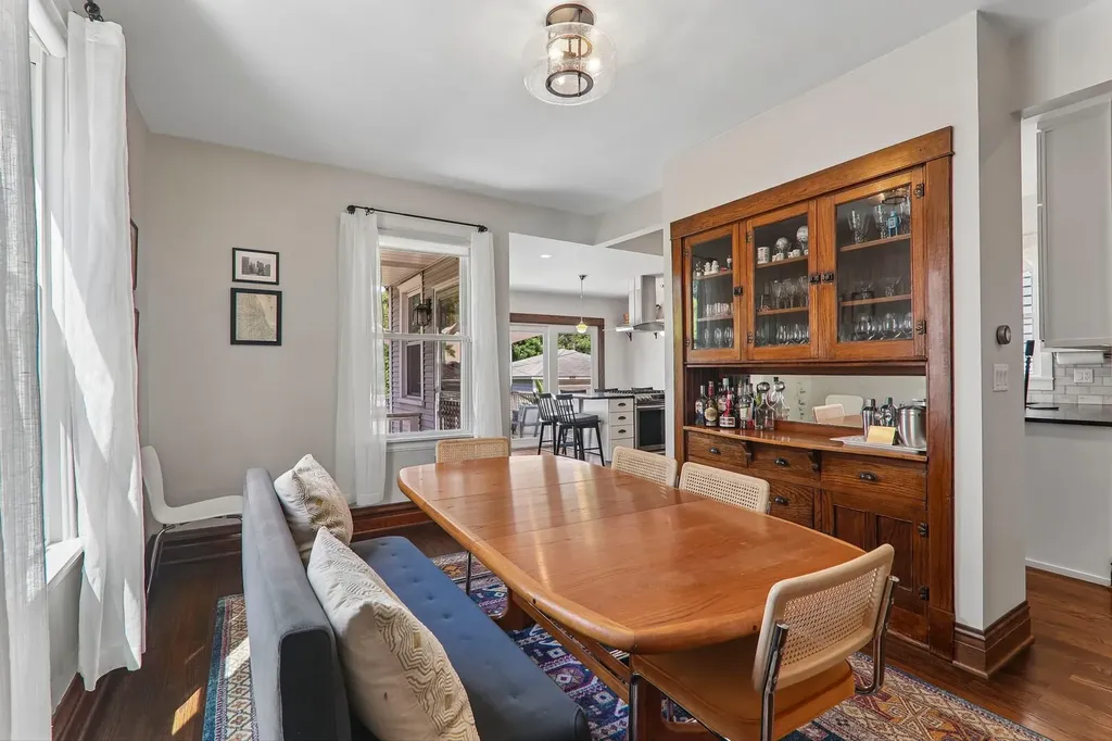 4630 North Kilbourn Avenue Chicago IL 60630
