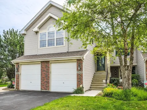 7323 Grandview Court Carpentersville IL 60110