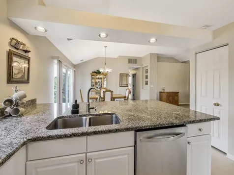 7323 Grandview Court Carpentersville IL 60110
