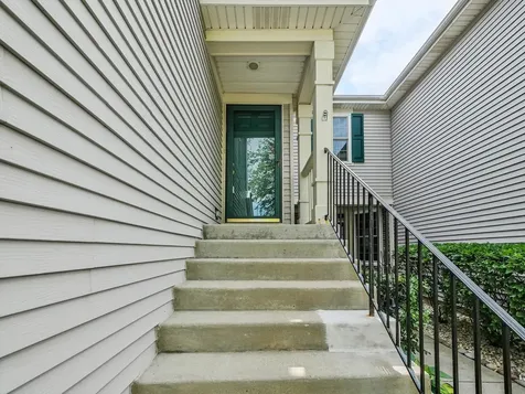 7323 Grandview Court Carpentersville IL 60110