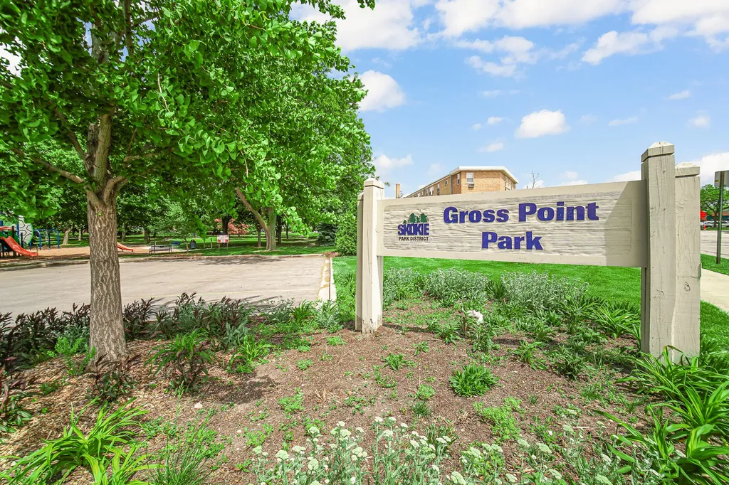9115 North Gross Point Road Skokie IL 60077