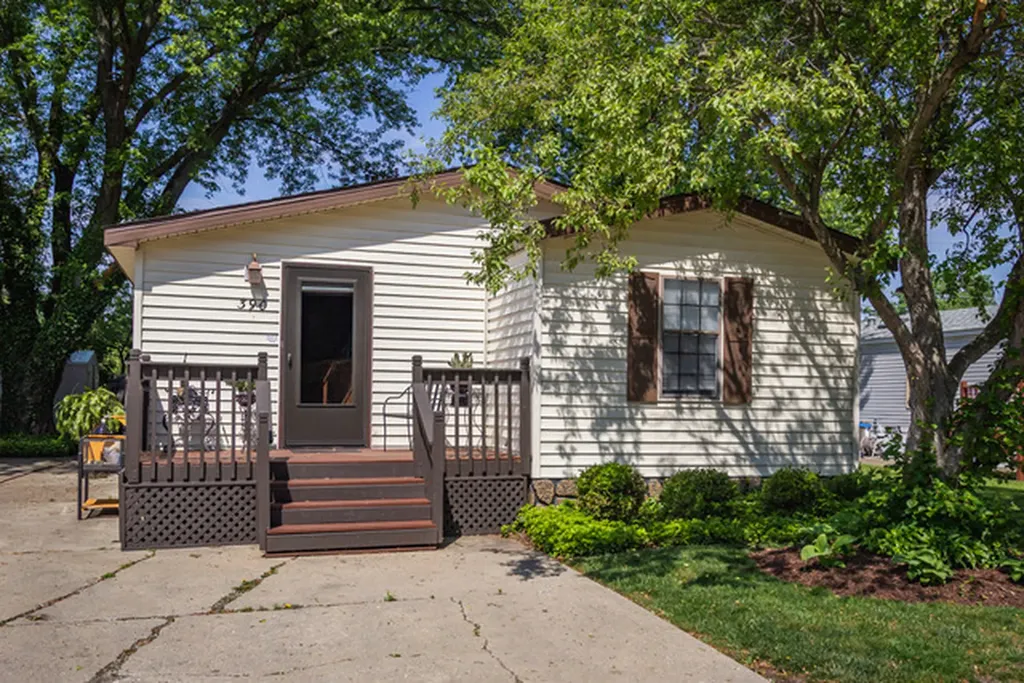 38569 North Sheridan Road Beach Park IL 60099