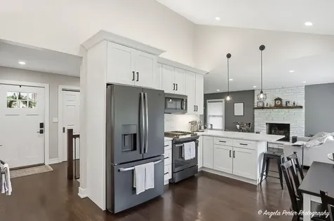 502 South Louis Street Mount Prospect IL 60056